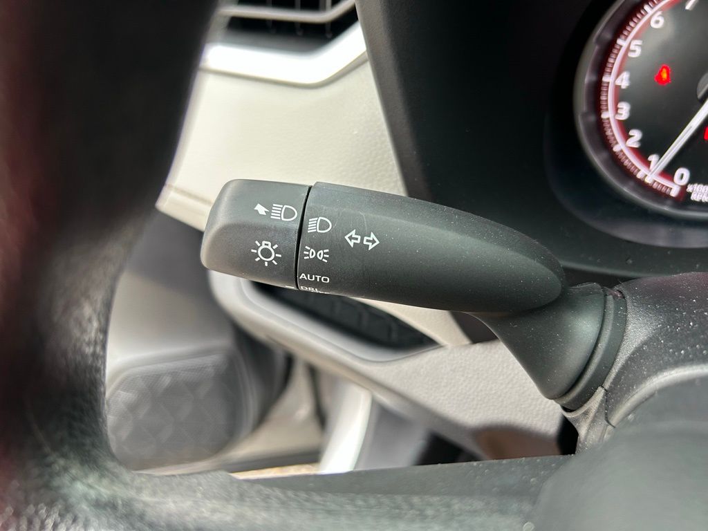 Thumbnail: 2025 Toyota RAV4 - 20