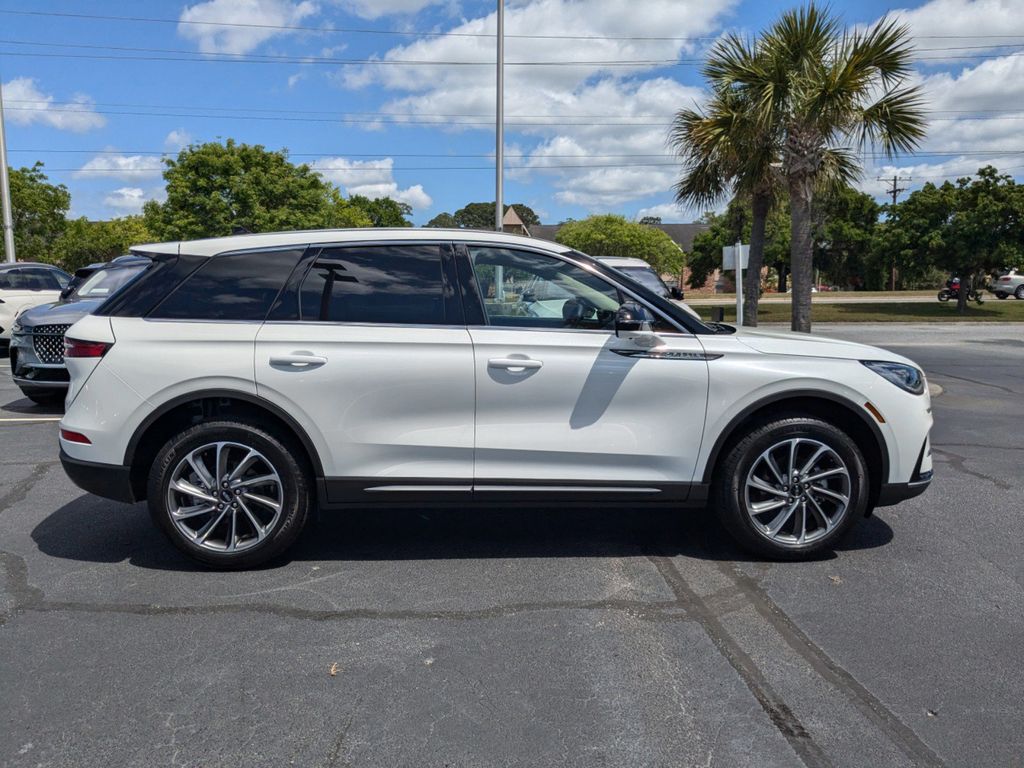 2025 Lincoln Corsair Premiere