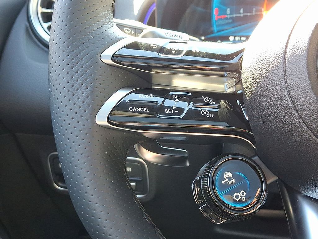 Thumbnail: 2025 Mercedes-Benz GLB - 16