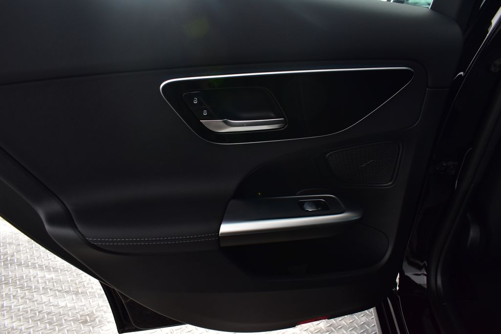 Thumbnail: 2025 Mercedes-Benz C-Class - 28