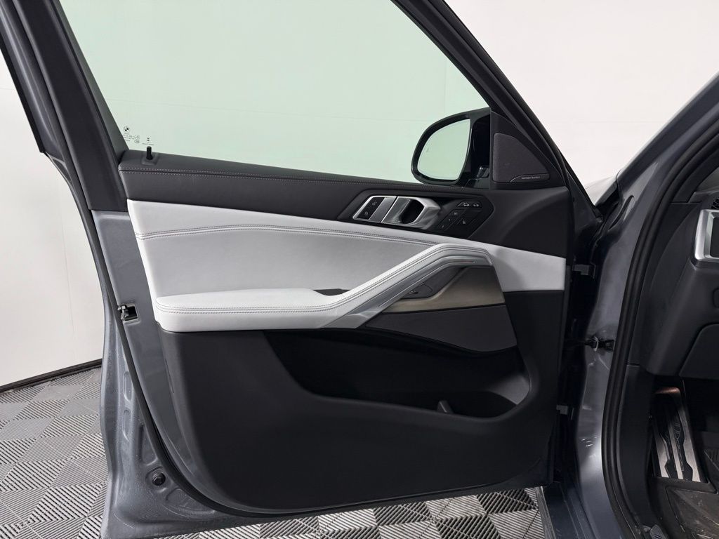 Thumbnail: 2024 BMW X6 - 13