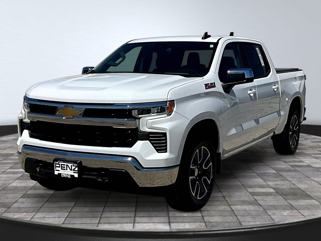 Summit White 2022 Chevrolet Silverado 1500 Pickup Truck Four-Wheel Drive Automatic