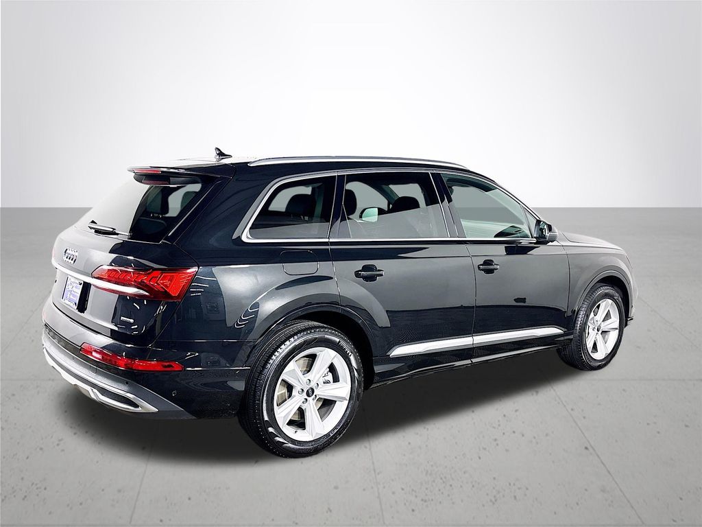 2024 Audi Q7 45 Premium Plus