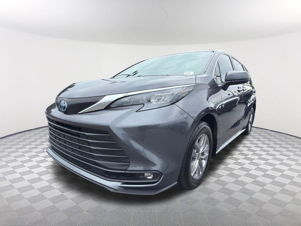 Magnetic Gray Metallic 2025 Toyota Sienna Minivan Front-Wheel Drive Continuously Variable Transmission