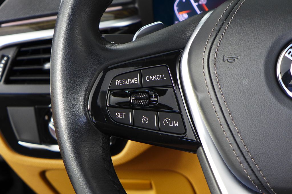 Thumbnail: 2023 BMW 5 Series - 30