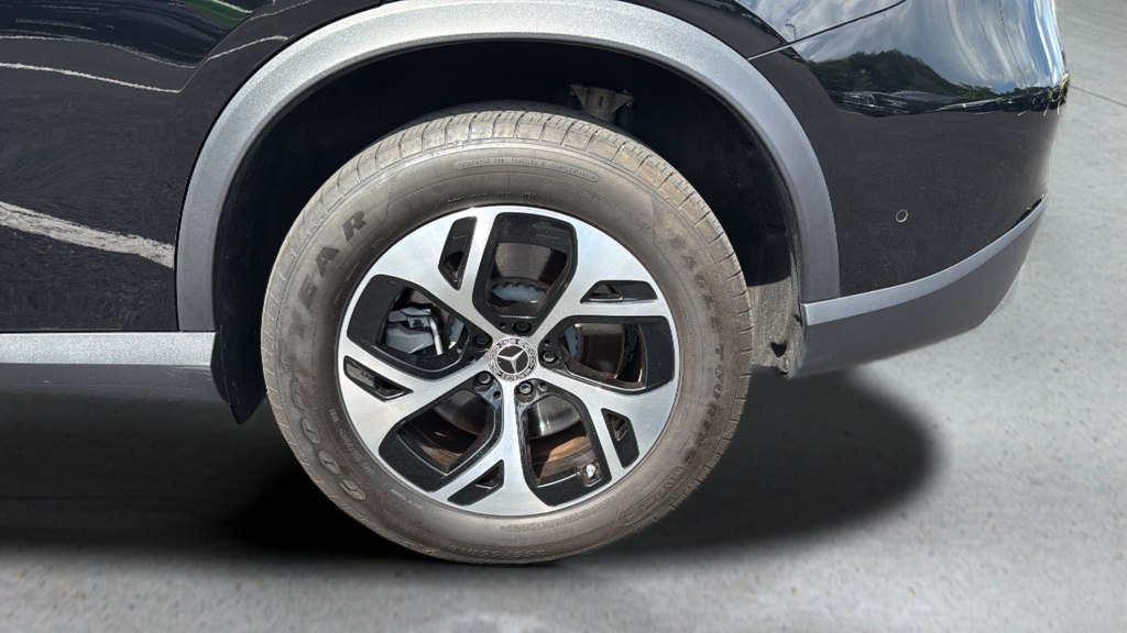 2025 Mercedes-Benz GLC