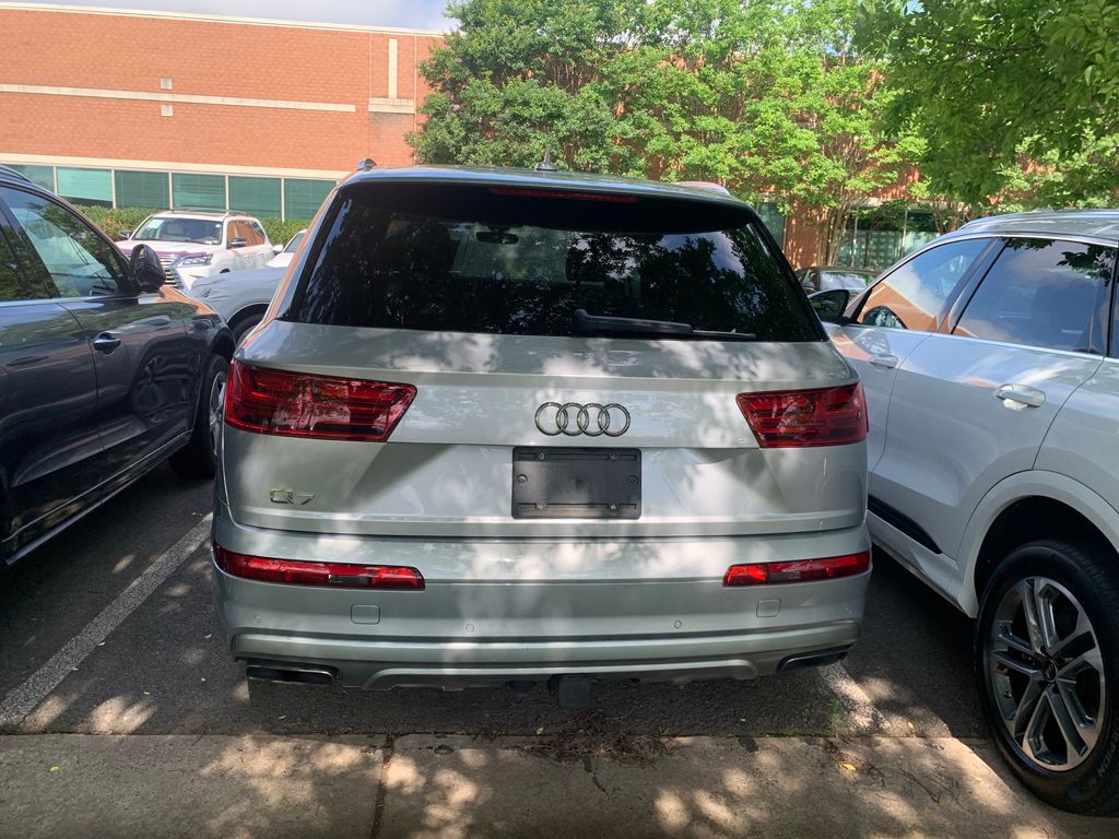 Thumbnail: 2019 Audi Q7 - 8