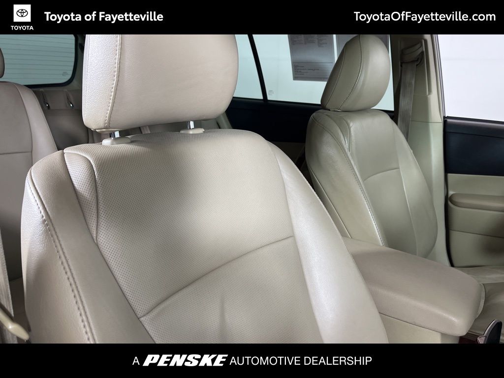 Thumbnail: 2012 Toyota Highlander - 7