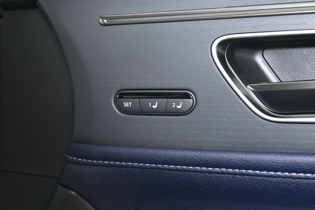 Thumbnail: 2026 INFINITI QX80 - 23