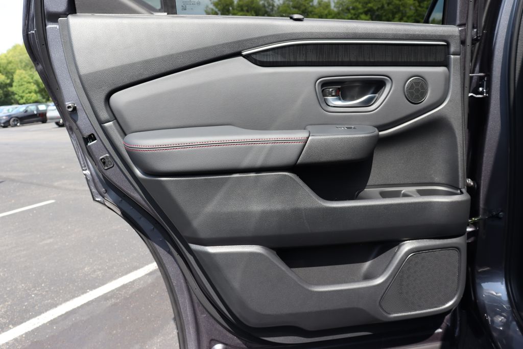 Thumbnail: 2025 Honda Pilot - 11