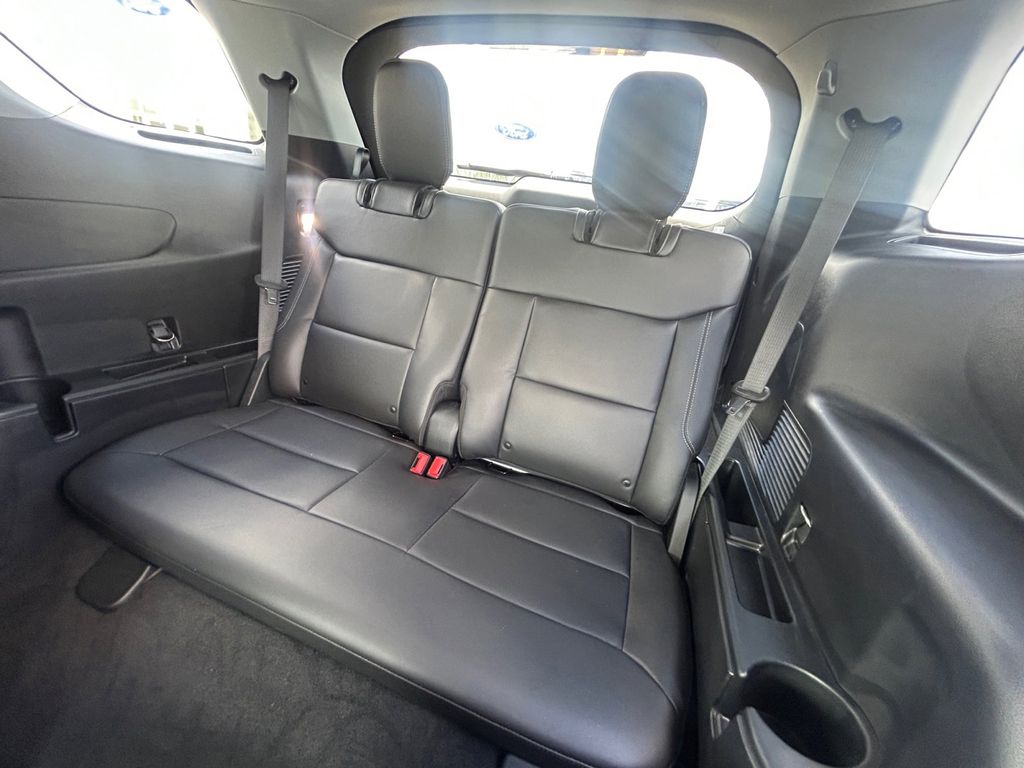 Used Car 2022 Ford Explorer  Xlt For Sale Under $30,000 In Floresville, Texas