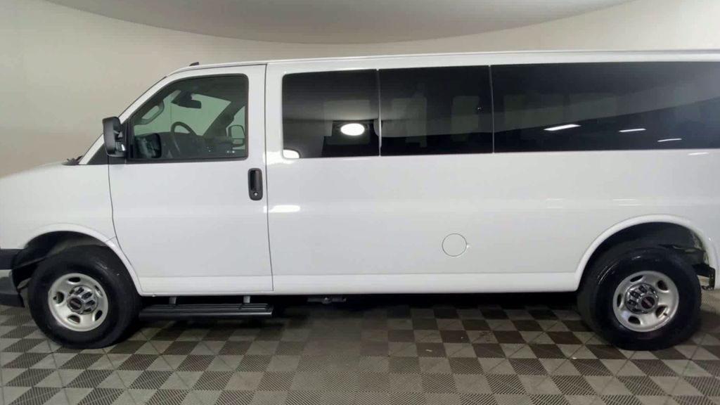 2024 GMC Savana 3500 LT 5