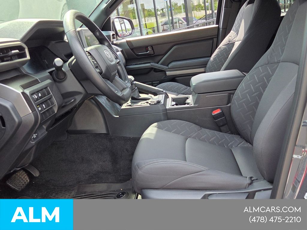 Used 2025  Toyota SR5 image 7