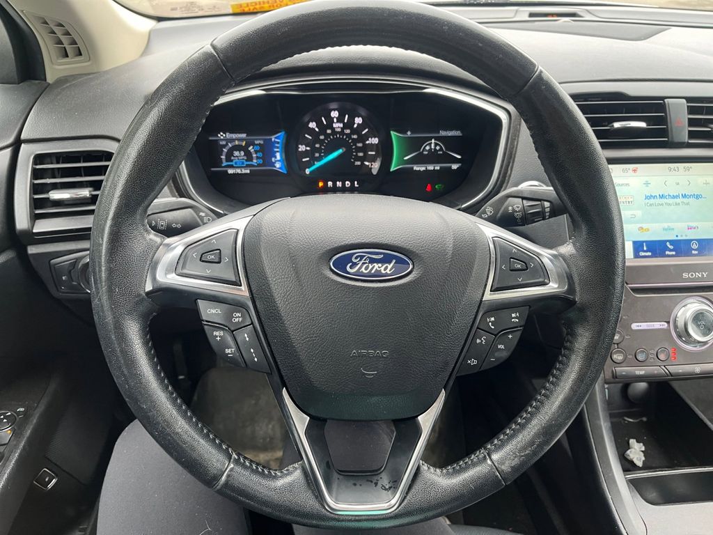 2020 Ford Fusion Hybrid Titanium 10