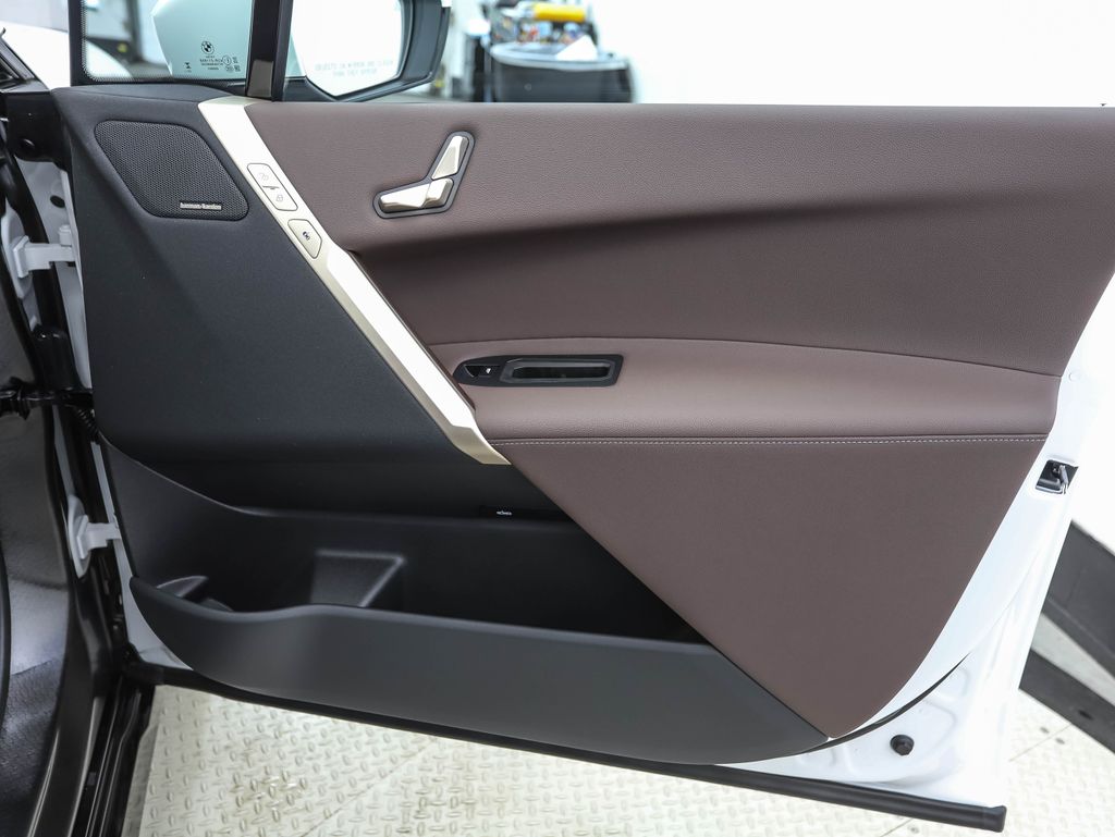 Thumbnail: 2026 BMW iX - 30