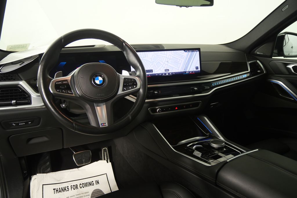 Thumbnail: 2025 BMW X6 - 21