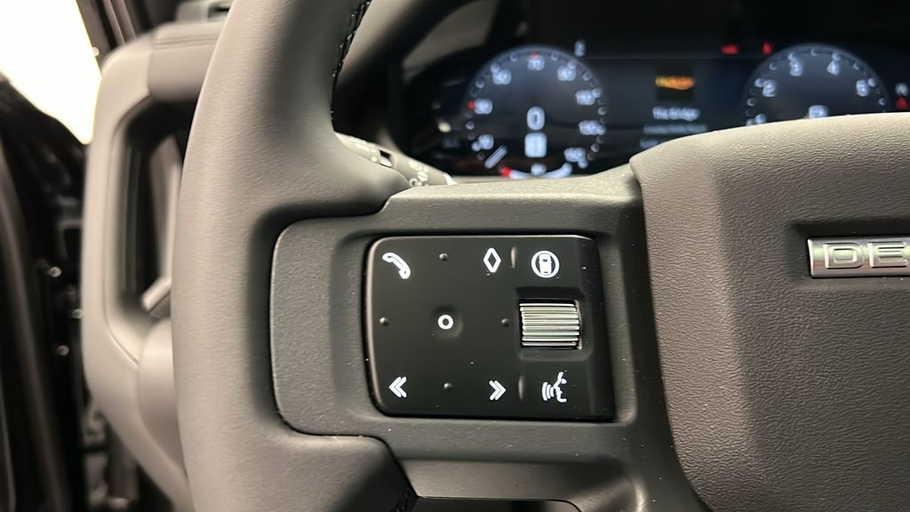2025 Land Rover Defender 130 15