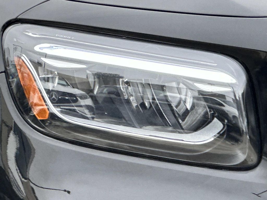 Thumbnail: 2025 Mercedes-Benz GLB - 5