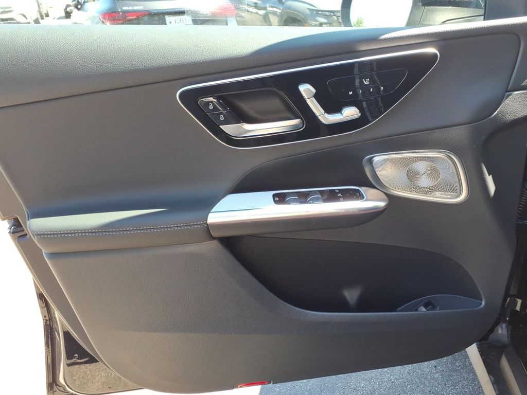 New 2026 Black Mercedes-Benz GLC 300 image 11