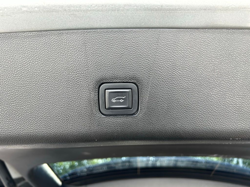 Thumbnail: 2019 Chevrolet Traverse - 22