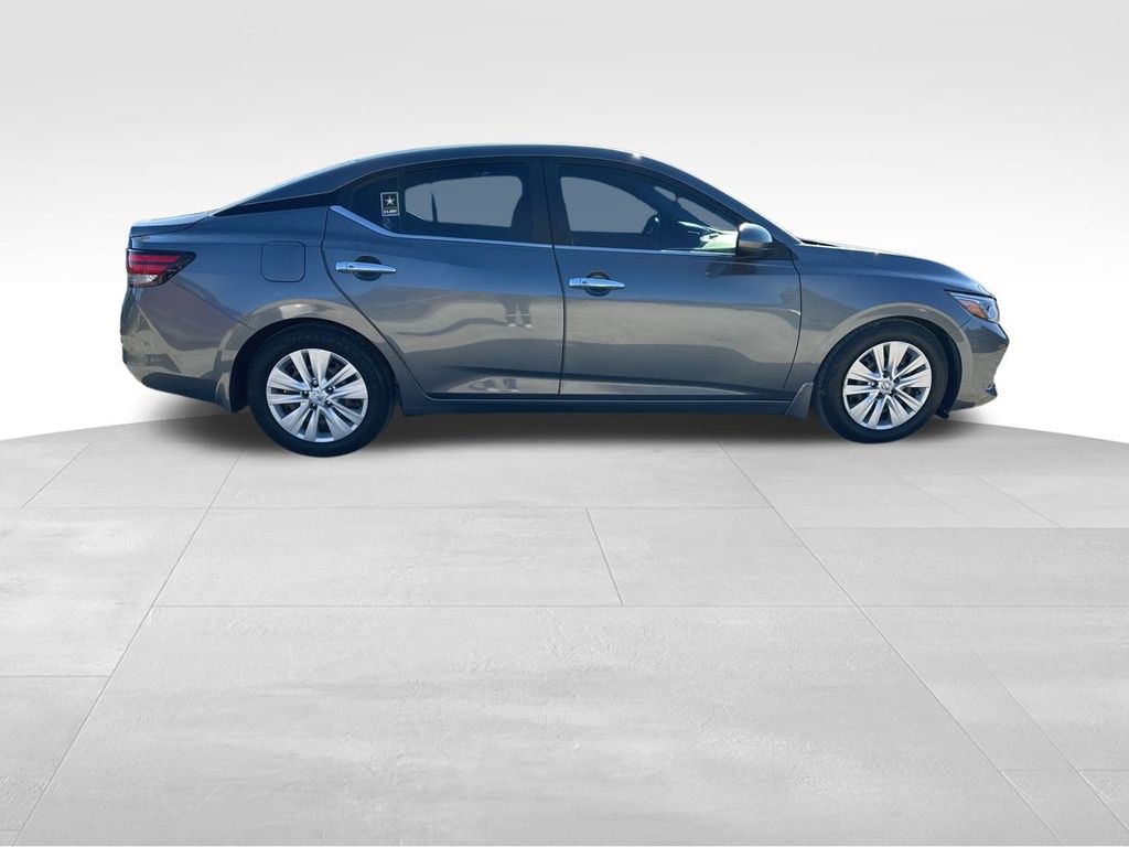 2020 Nissan Sentra S 10