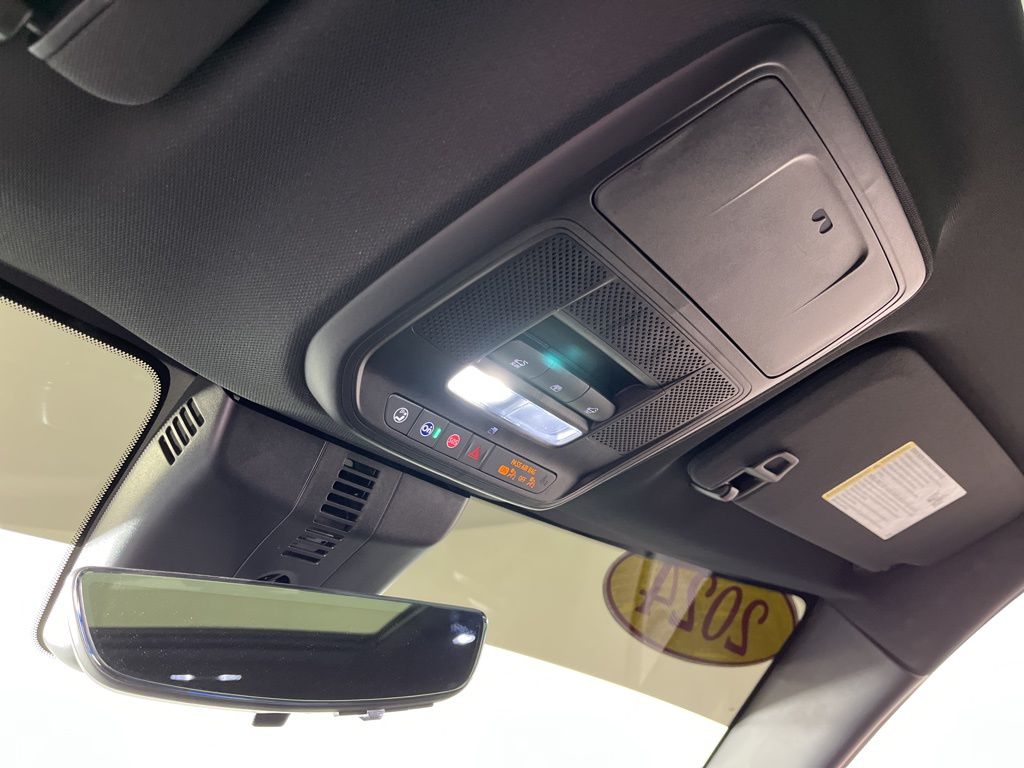 2024 Chevrolet Traverse Z71 27