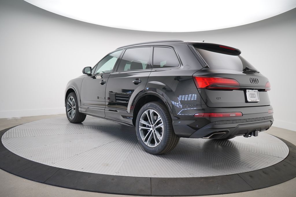 2025 Audi Q7  3