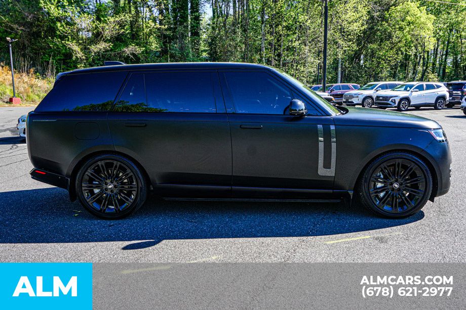 Used 2024 Black Land Rover SE image 9