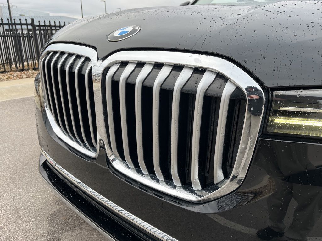 Thumbnail: 2022 BMW X7 - 17