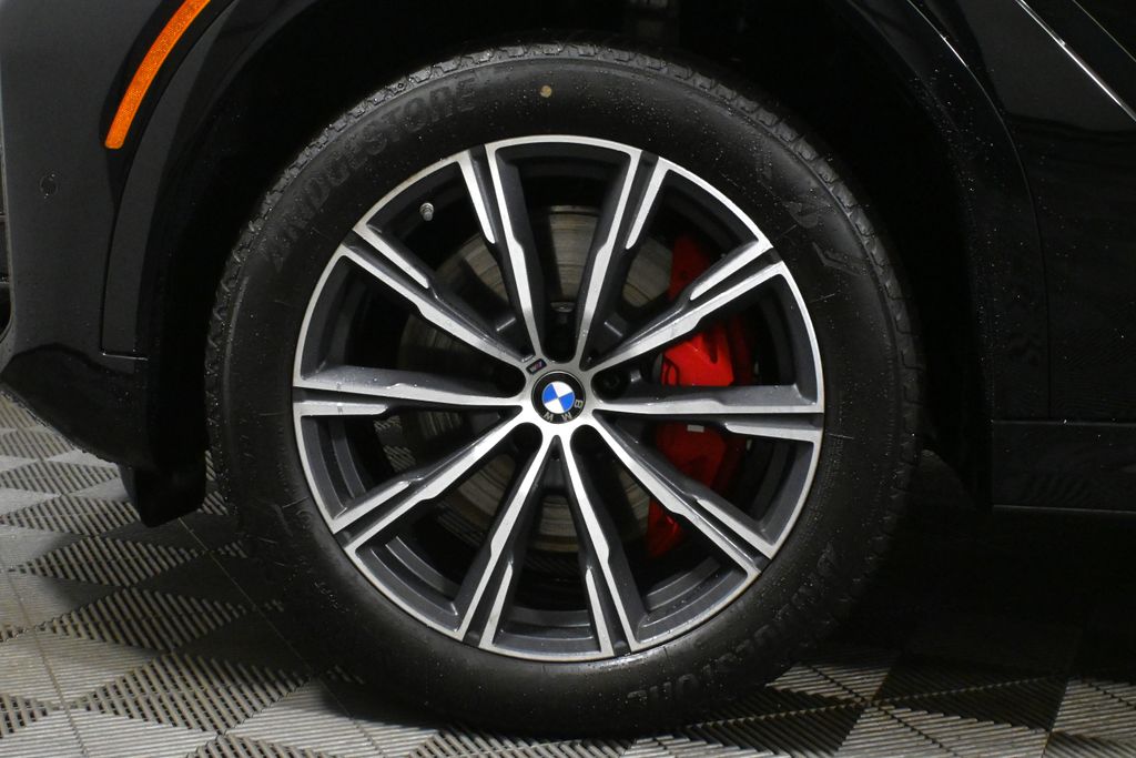 2025 BMW X6 xDrive40i 12
