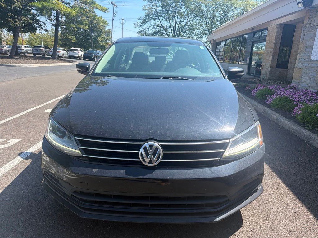 Used 2017 Black Volkswagen 1.4T SE image 3