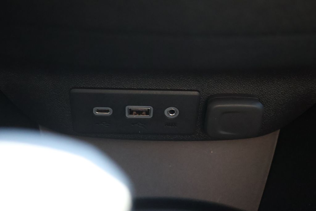 Thumbnail: 2025 Chevrolet Malibu - 24