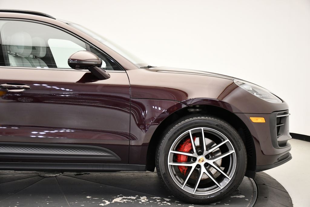 Thumbnail: 2023 Porsche Macan - 15