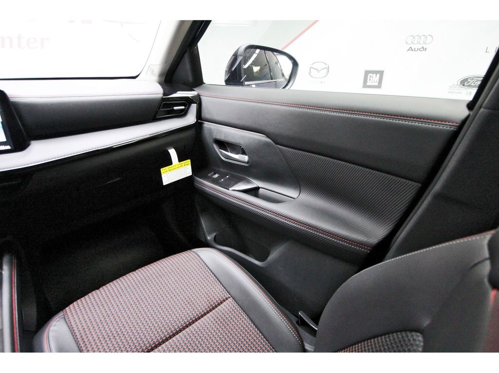 2026 Nissan Kicks SR - 7
