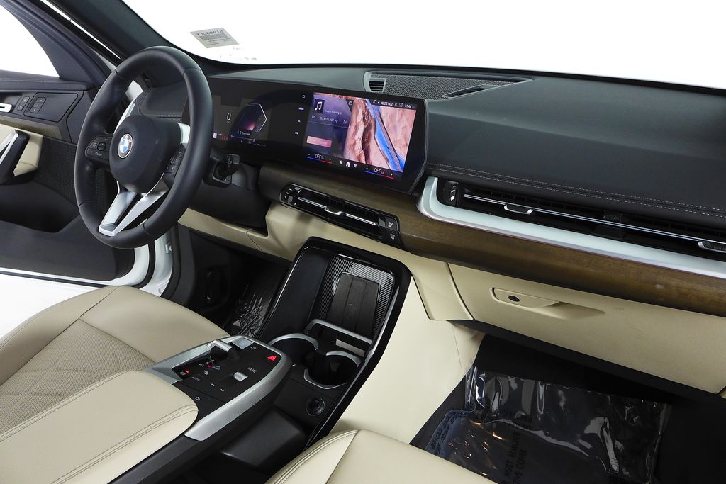 Thumbnail: 2025 BMW X1 - 13