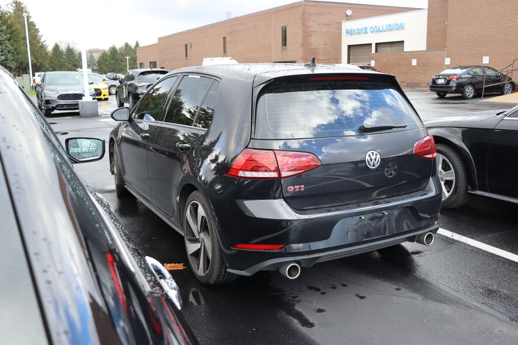 2019 Volkswagen Golf GTI S 2