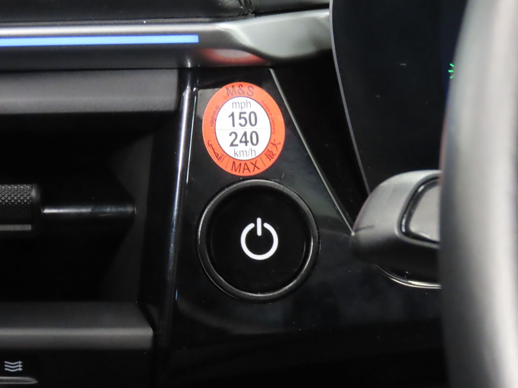 Thumbnail: 2024 Porsche Macan - 24