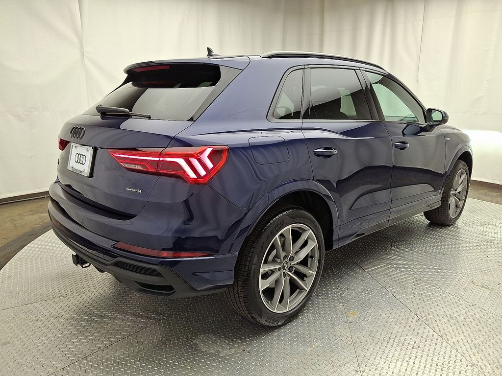 Thumbnail: 2025 Audi Q3 - 3