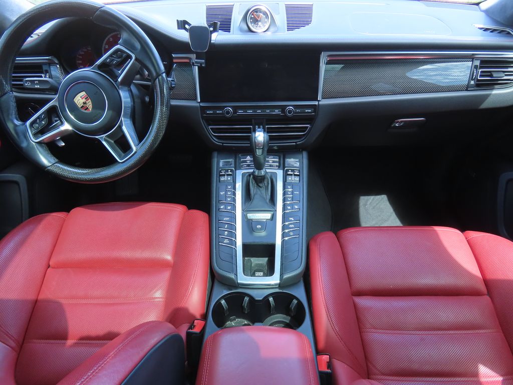 Thumbnail: 2020 Porsche Macan - 7
