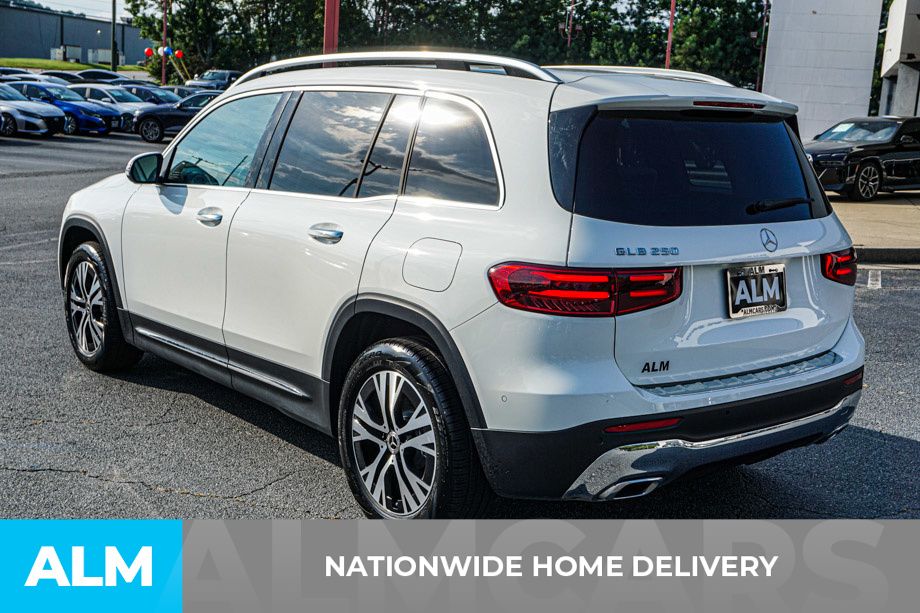 Used 2024 White Mercedes-Benz GLB 250 image 4