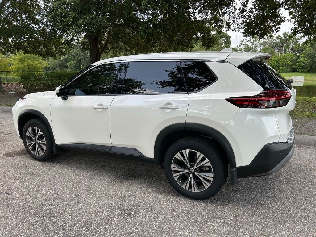 2021 Nissan Rogue SV 3