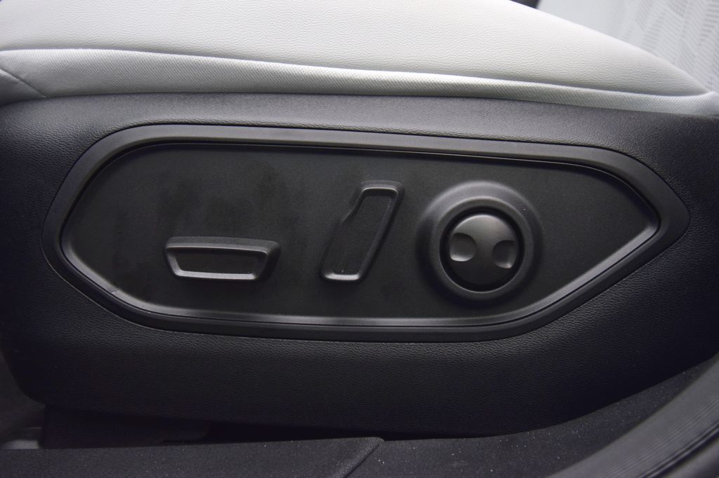 new 2026 Jeep Cherokee car, priced at $43,610