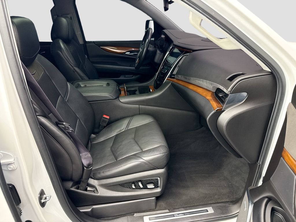 Thumbnail: 2016 Cadillac Escalade - 19