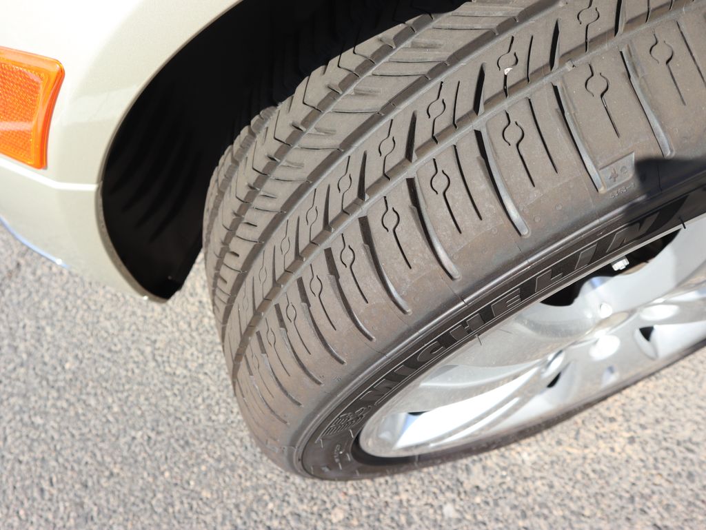 Thumbnail: 2011 Mercedes-Benz C-Class - 14