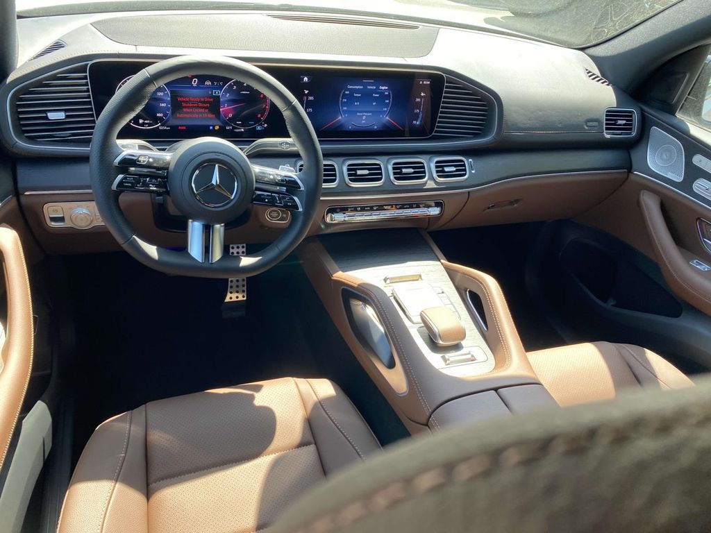2025 Mercedes-Benz GLS 450 4MATIC 13