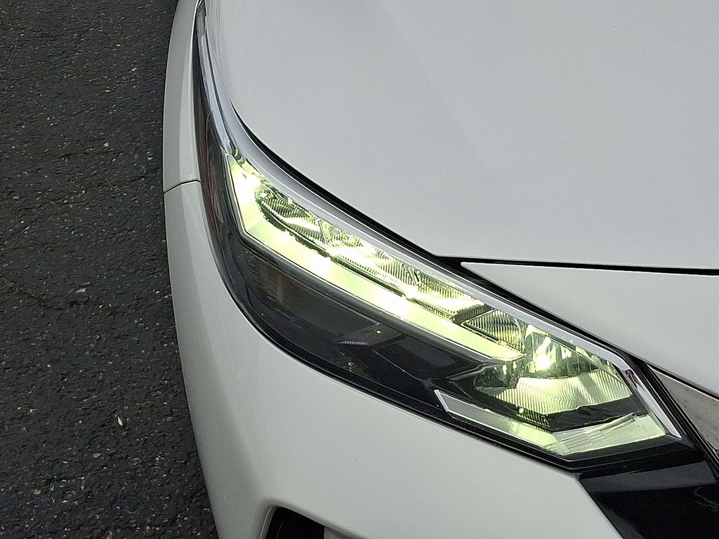 Thumbnail: 2023 Nissan Sentra - 9