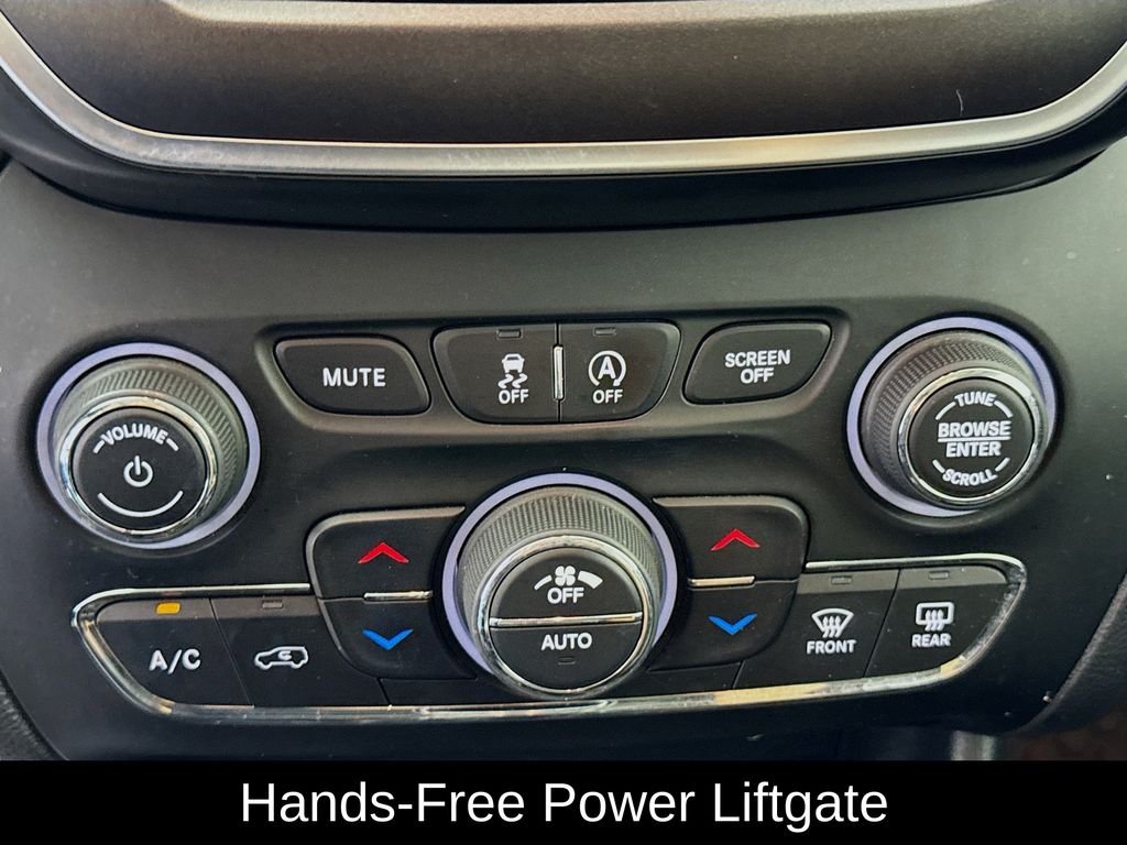Used Car 2022 Jeep Cherokee  Trailhawk For Sale Under $25,000 In Austin, Texas