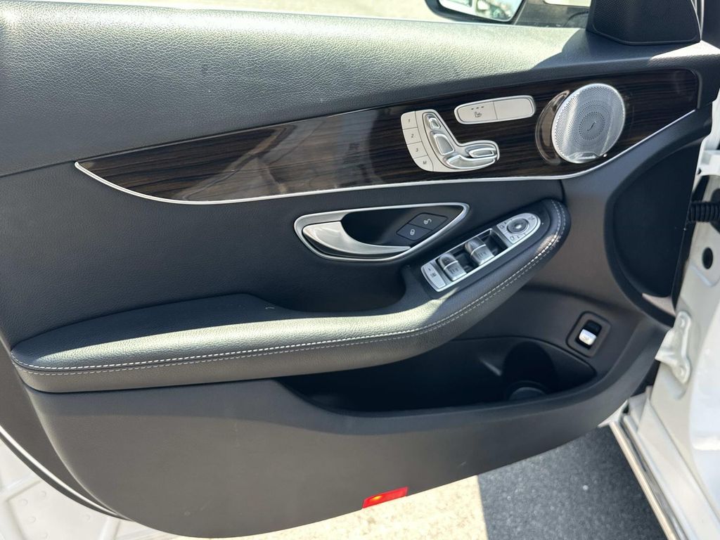 Thumbnail: 2019 Mercedes-Benz C-Class - 16