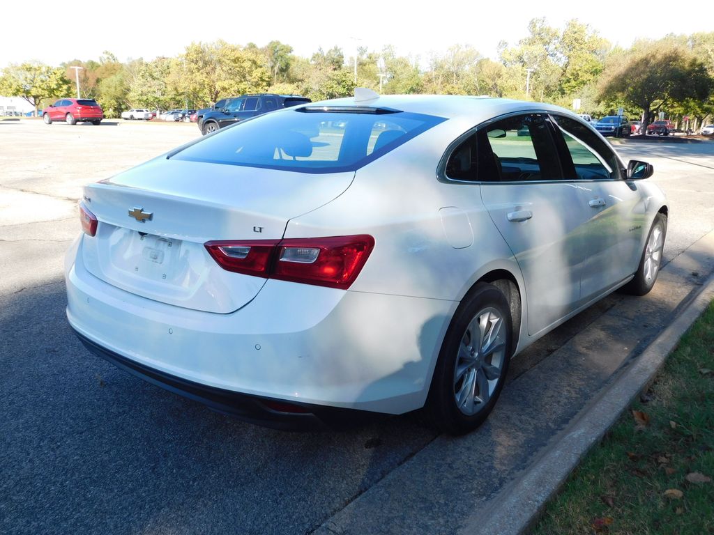Thumbnail: 2024 Chevrolet Malibu - 4