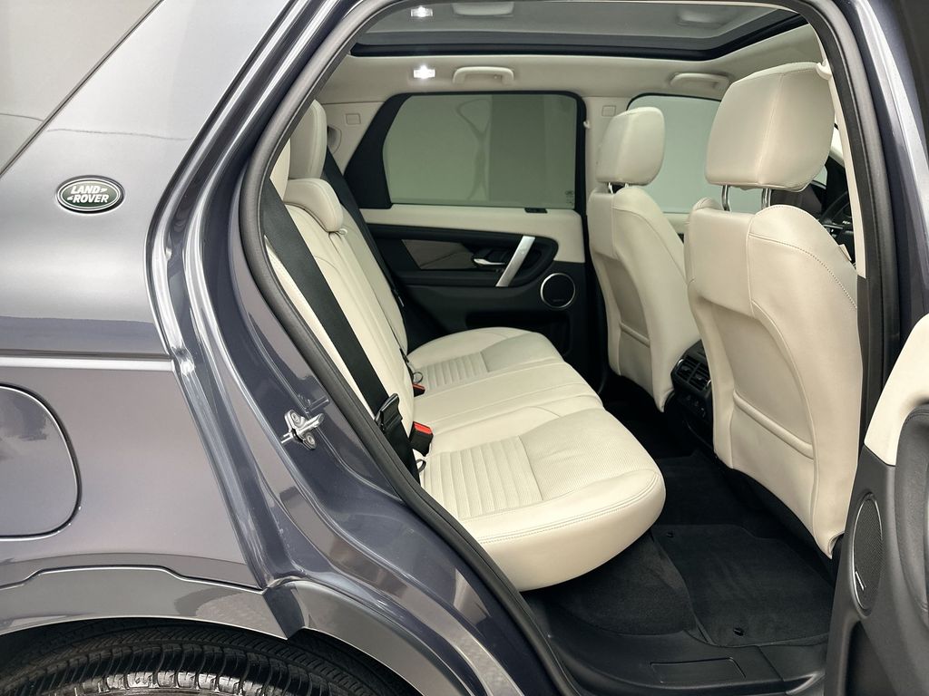 Thumbnail: 2024 Land Rover Discovery Sport - 7